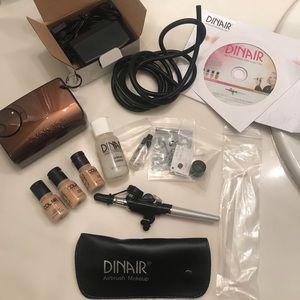 Dinair Airbrush Foundation Plus Kit